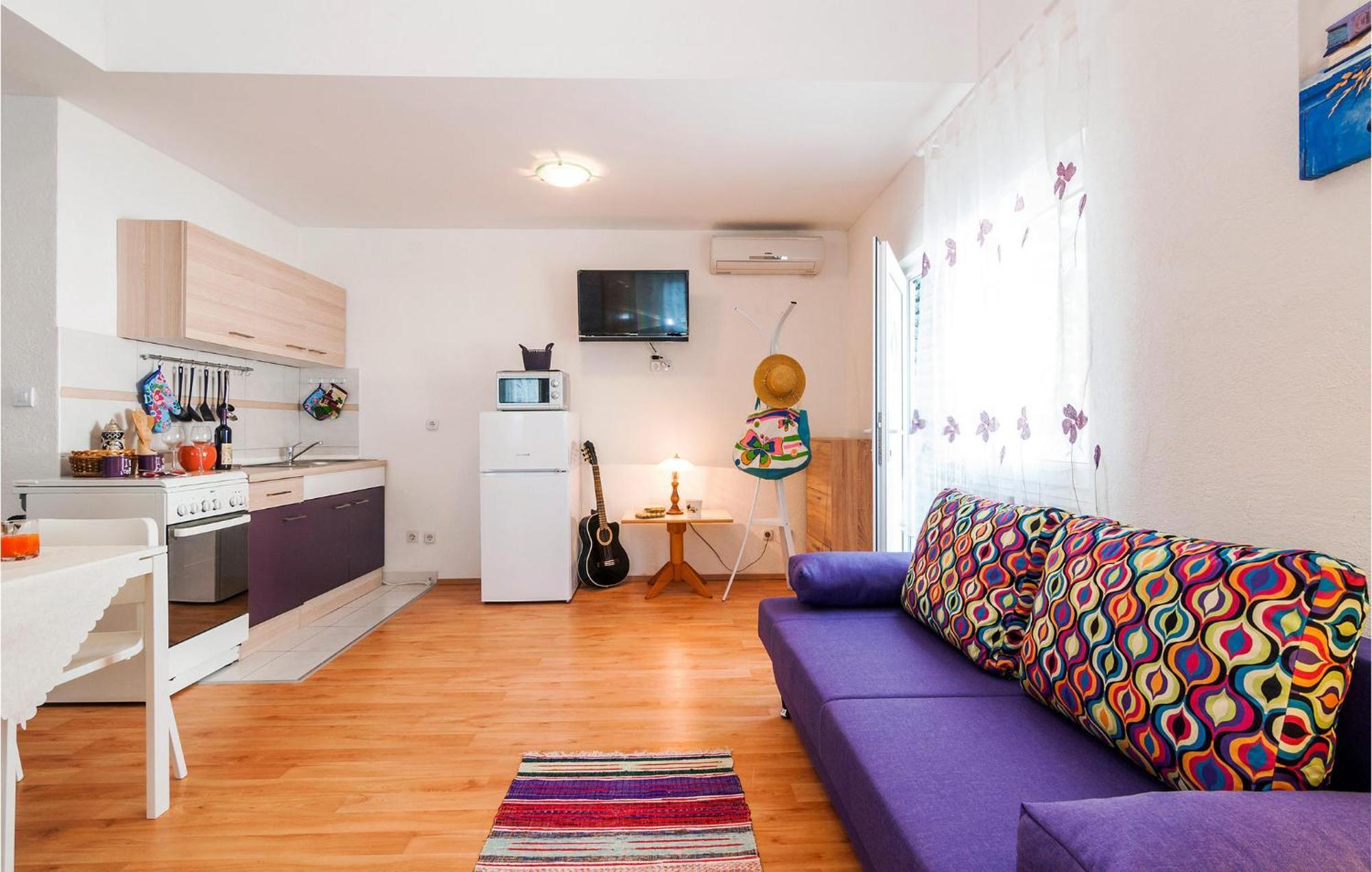 Nice Apartment In Vinjerac With Kitchen Eksteriør billede